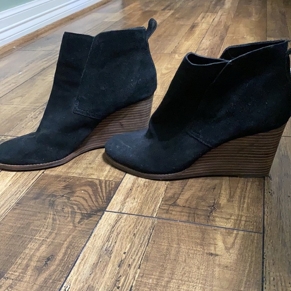 Lucky brand black wedge bootie - Picture 2 of 5